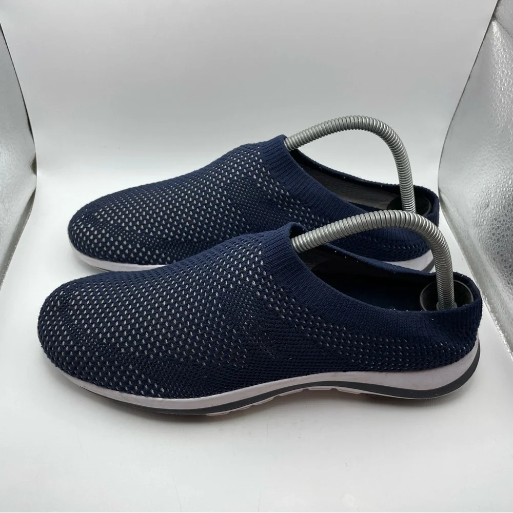 L.L Bean Summer mesh women’s blue slip on sneakers size 8.5